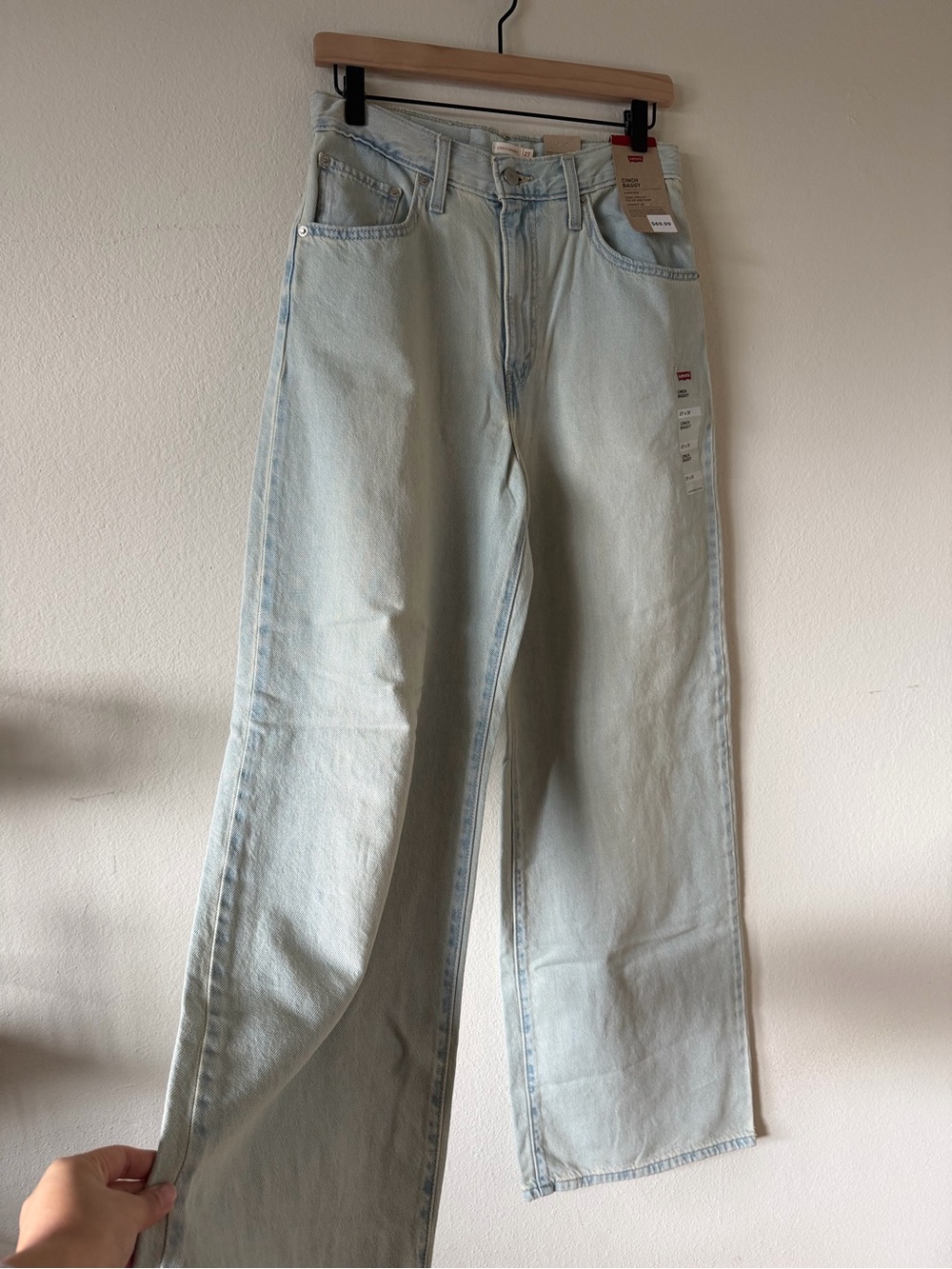 NWT Levi’s Cinch Baggy Jeans - Picture 2 of 9